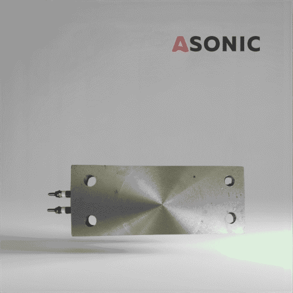 Riscaldatore piatto ASONIC 500W montato su serbatoi di pulitori a ultrasuoni industriali per il riscaldamento dei fluidi.